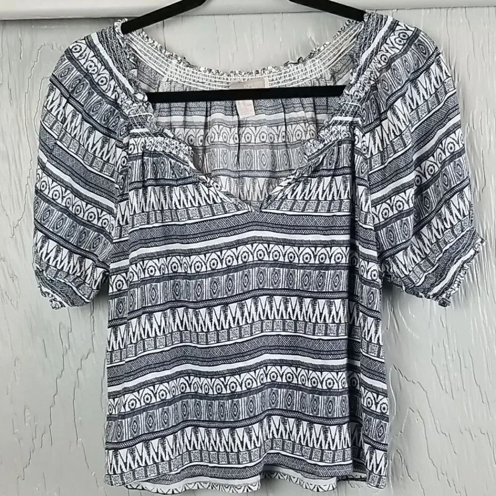 🖤 5/$20 🖤 FOREVER 21 navy & white top